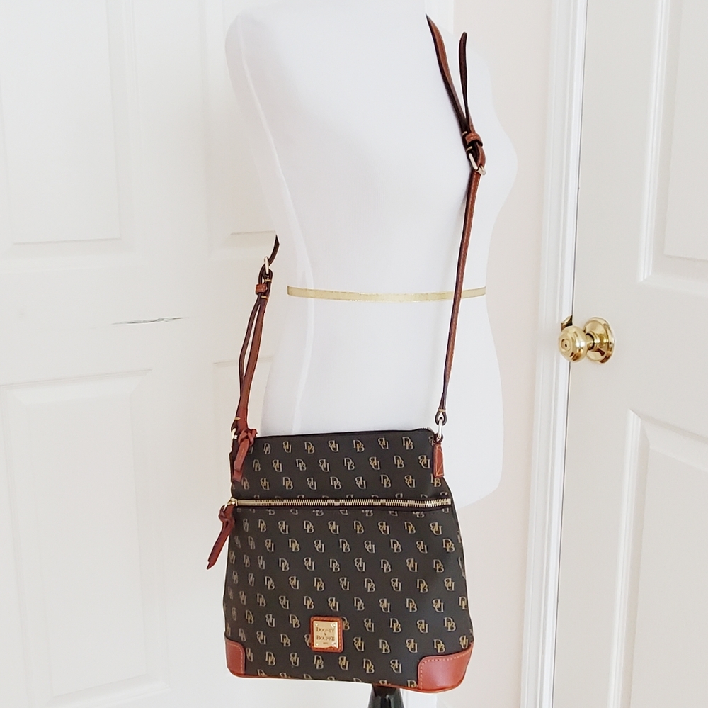 NWOT Dooney & Bourke Gretta Brown logo crossbody bag